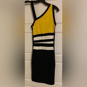 Guess by Marciano Collezione primavera estate 2014
Size 1